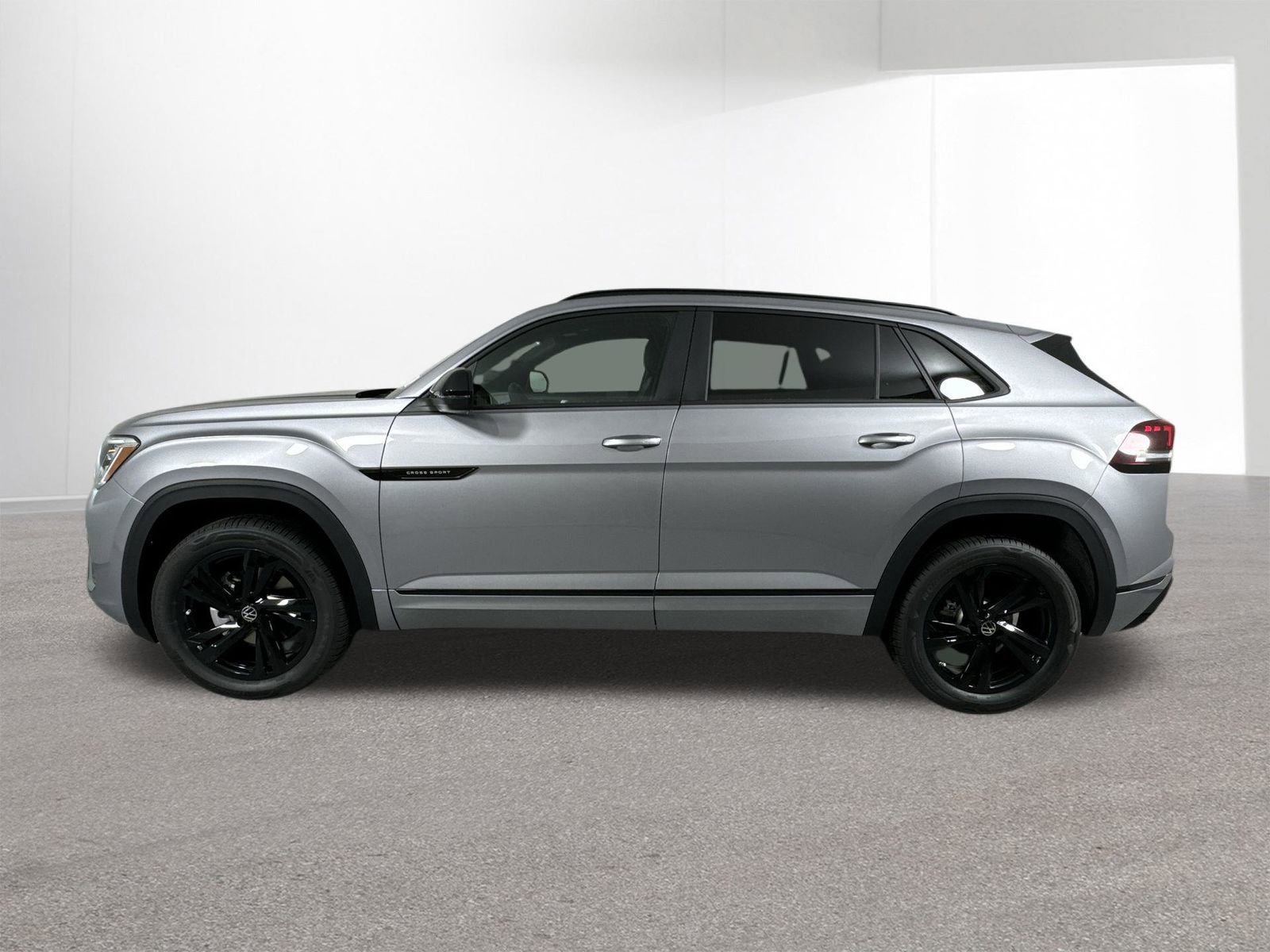 Used 2025 Volkswagen Atlas Cross Sport SEL R-Line image 33
