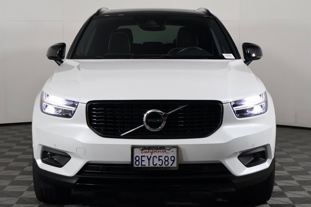 Used 2019 Volvo XC40 T5 R-Design image 2