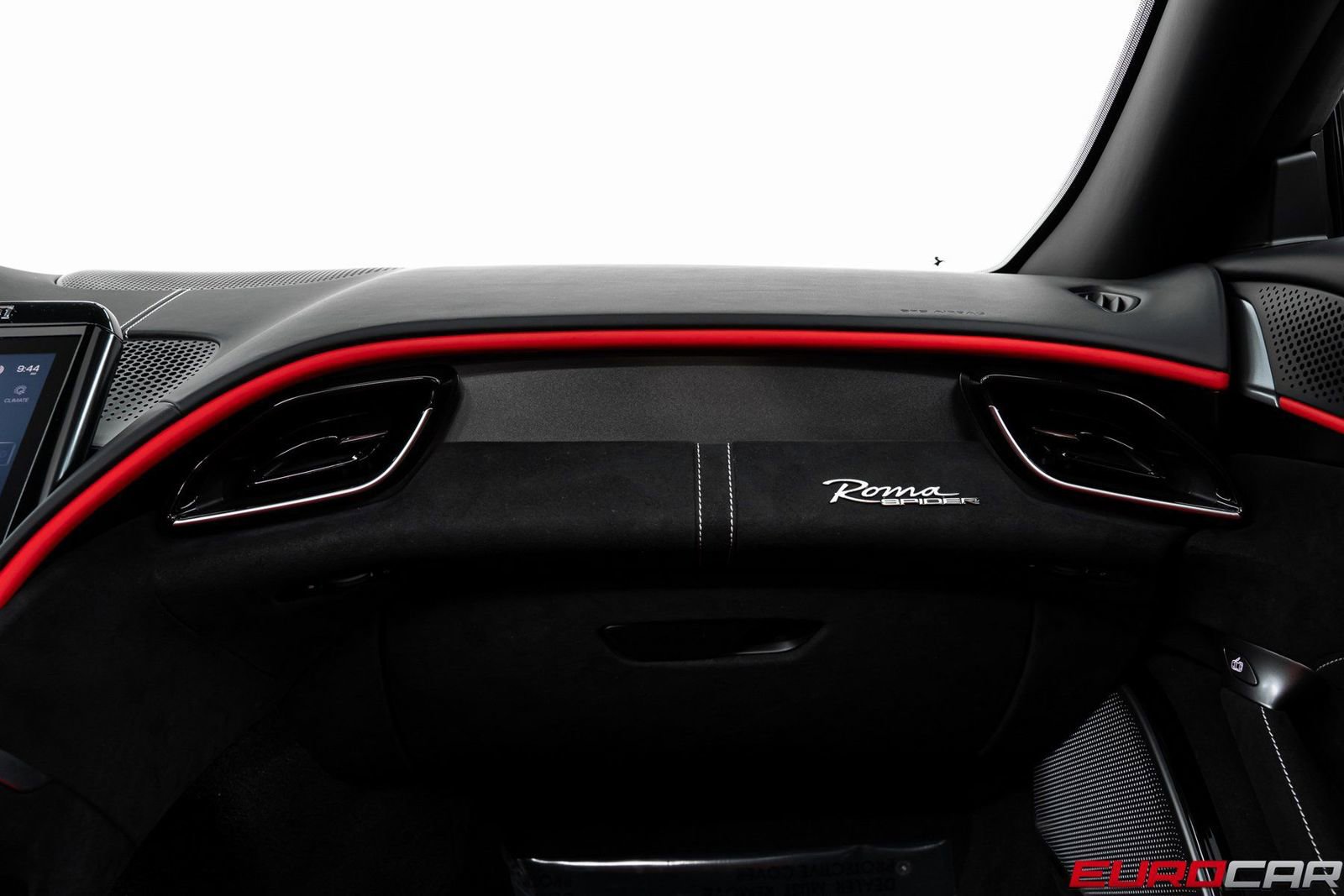 Used 2025 Ferrari Roma Spider RWD image 33