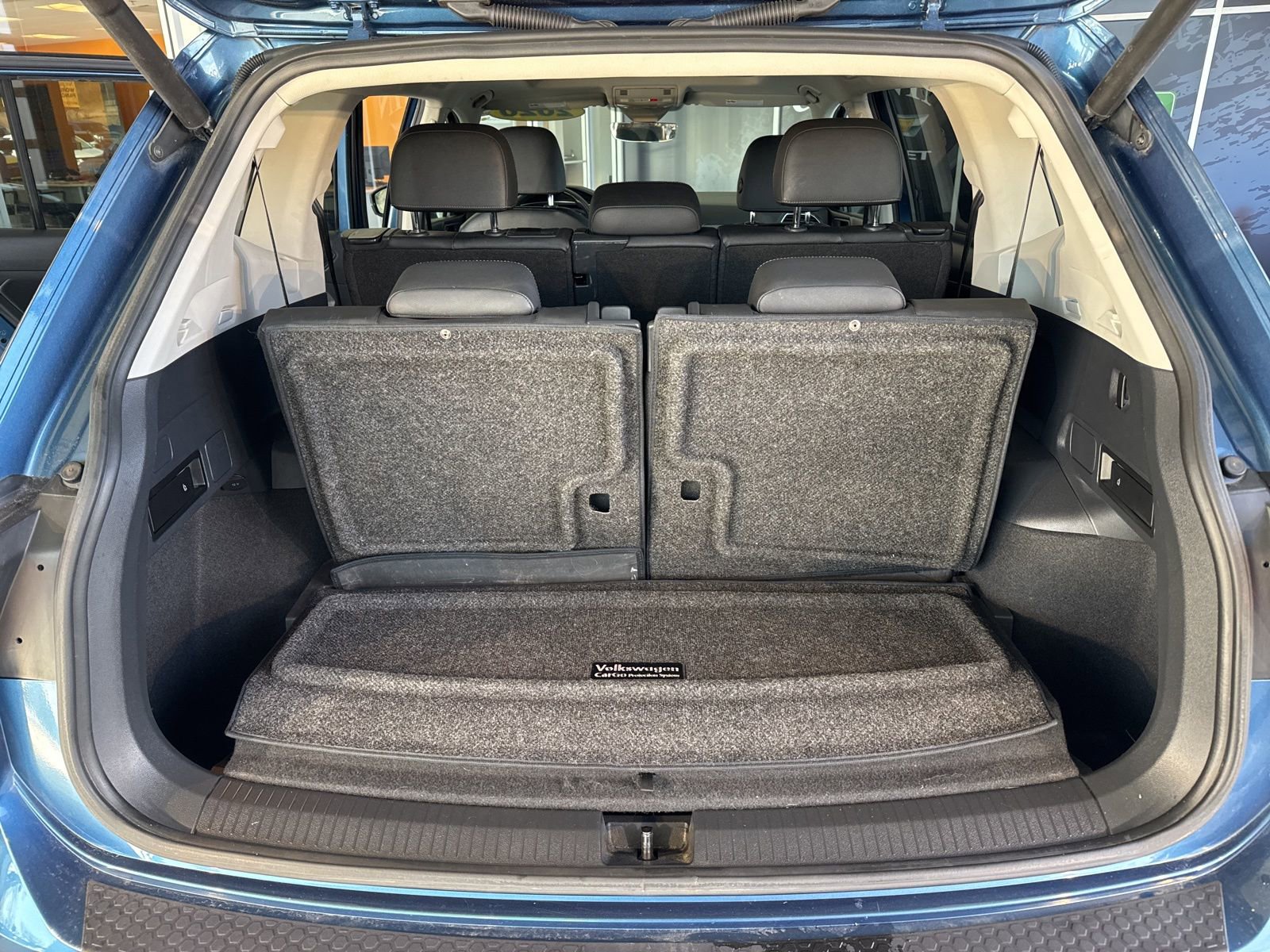 Used 2020 Volkswagen Tiguan SEL w/ 3rd Row Seat Package image 13