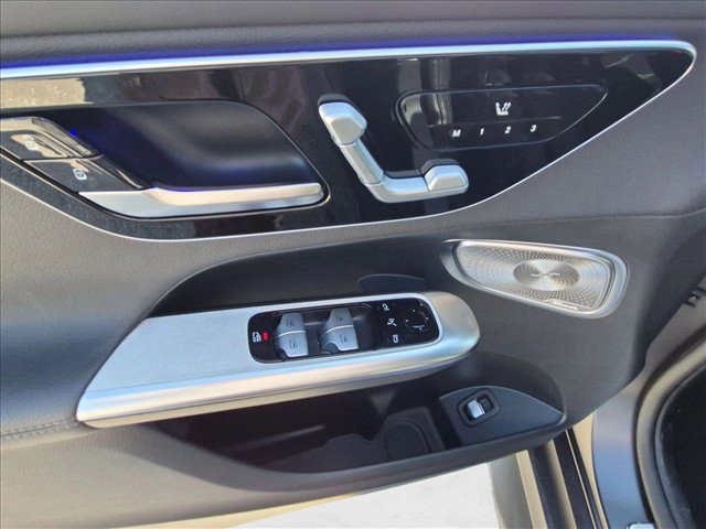 Used 2025 Mercedes-Benz GLC 300 4MATIC image 19