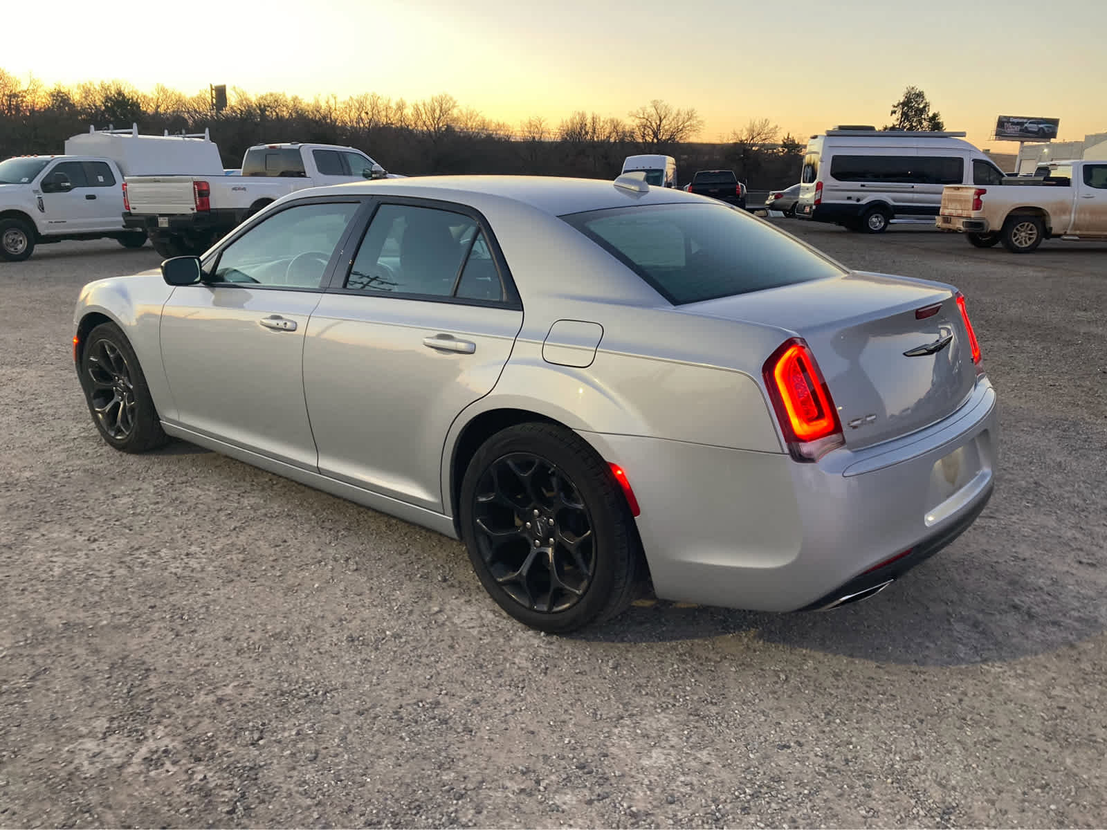 Used 2022 Chrysler 300 Touring w/ Sport Appearance Package image 5