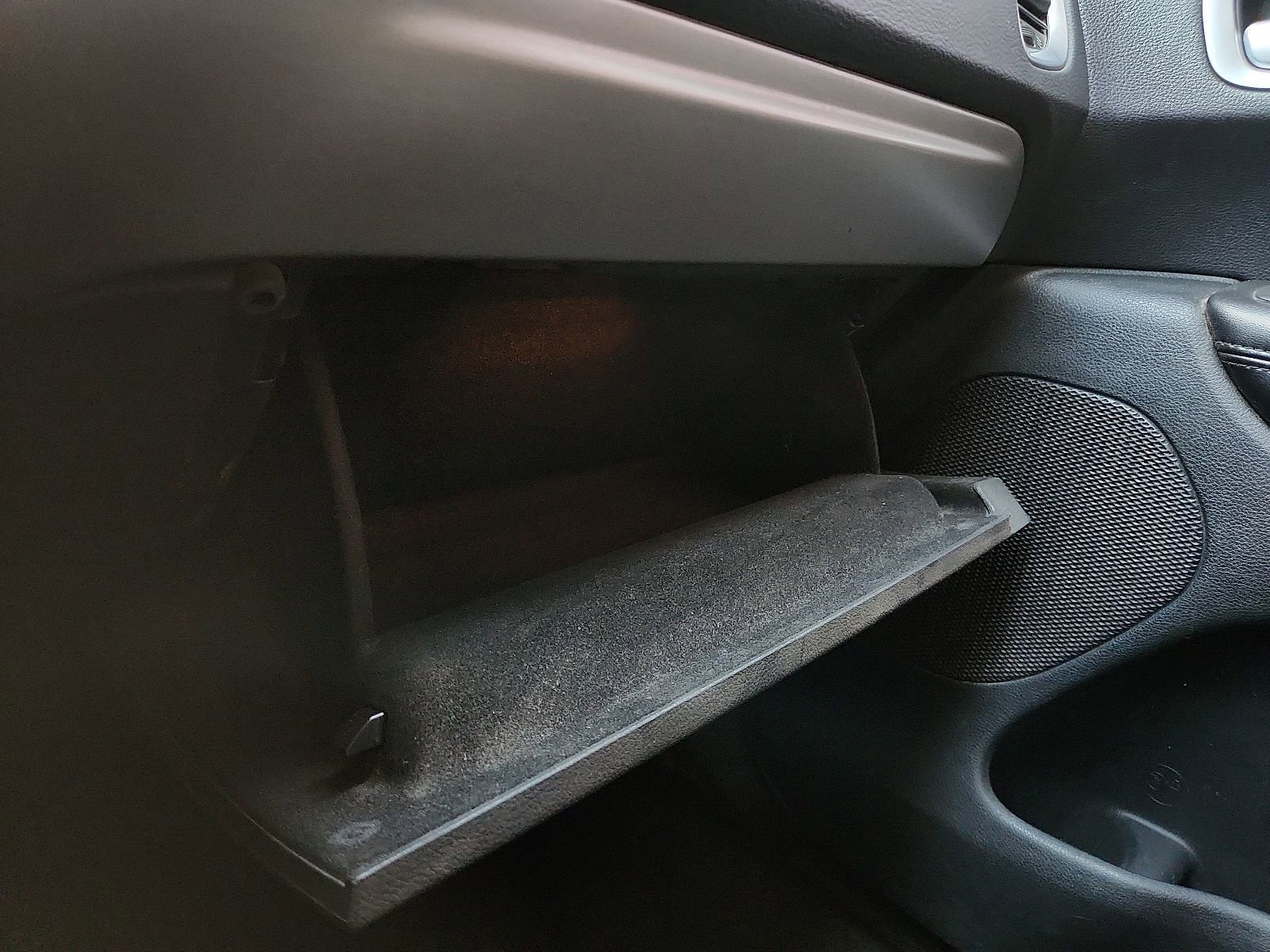 Used 2020 Dodge Durango SXT w/ 3rd Row Seating Group RWD image 16