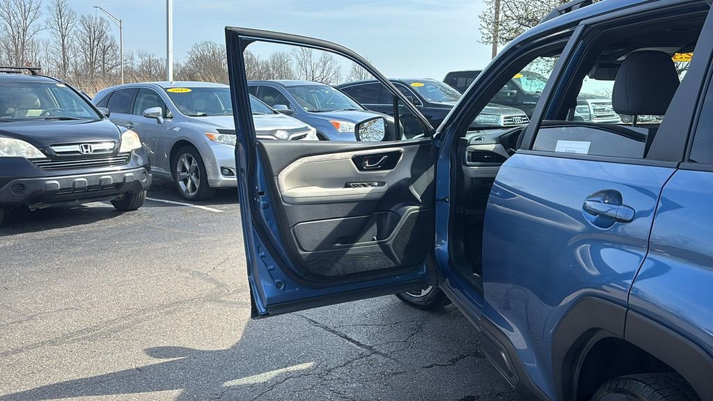 Used 2025 Subaru Forester Limited image 11