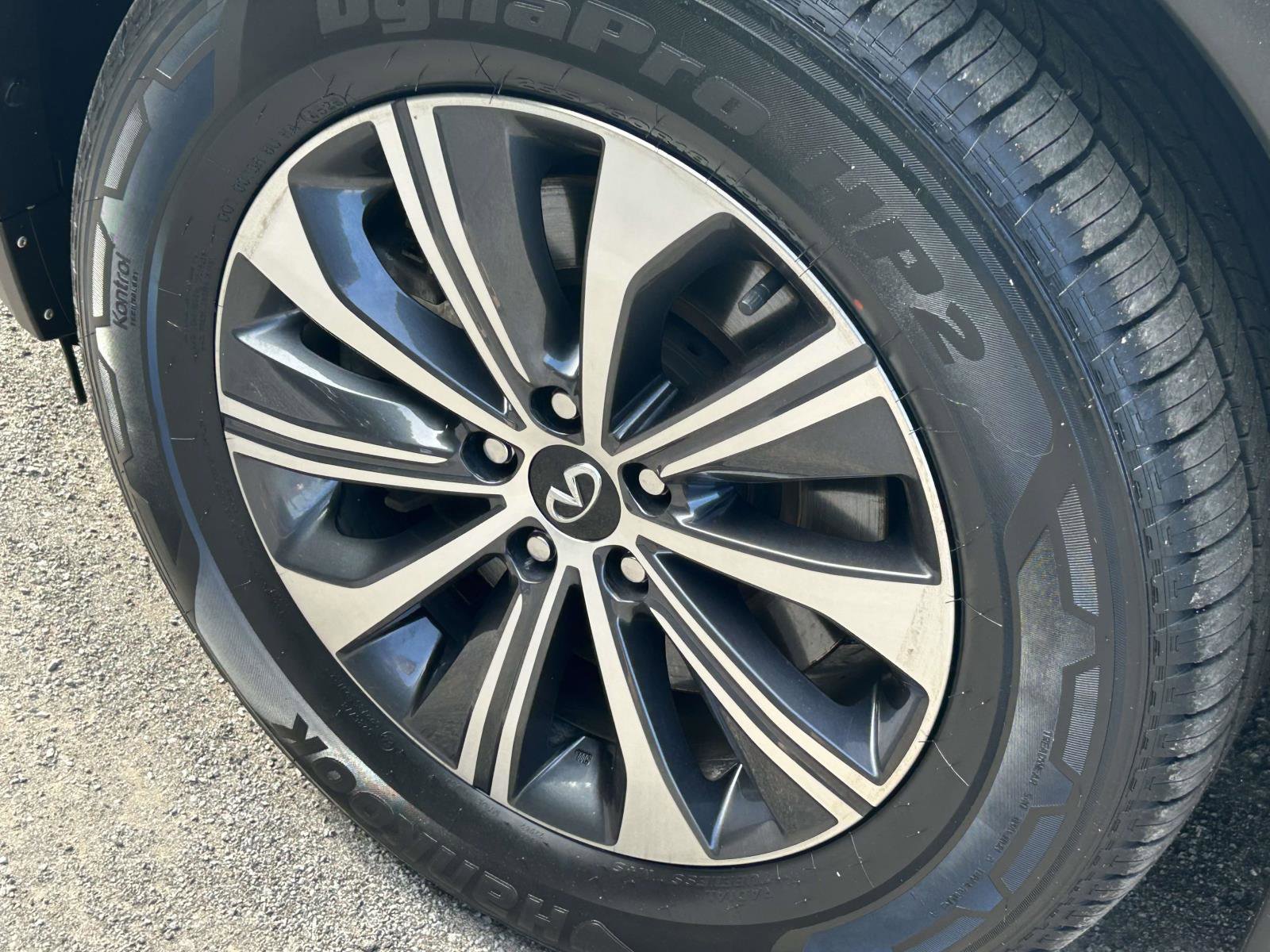 Used 2023 INFINITI QX60 Pure image 9