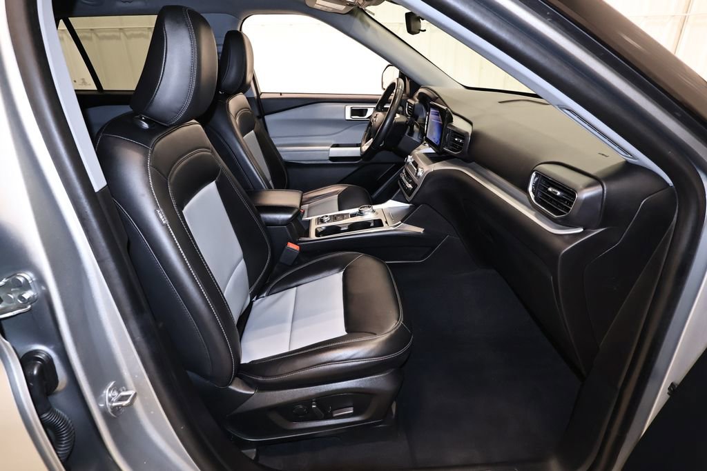 Certified 2023 Ford Explorer XLT w/ Equipment Group 202A image 20