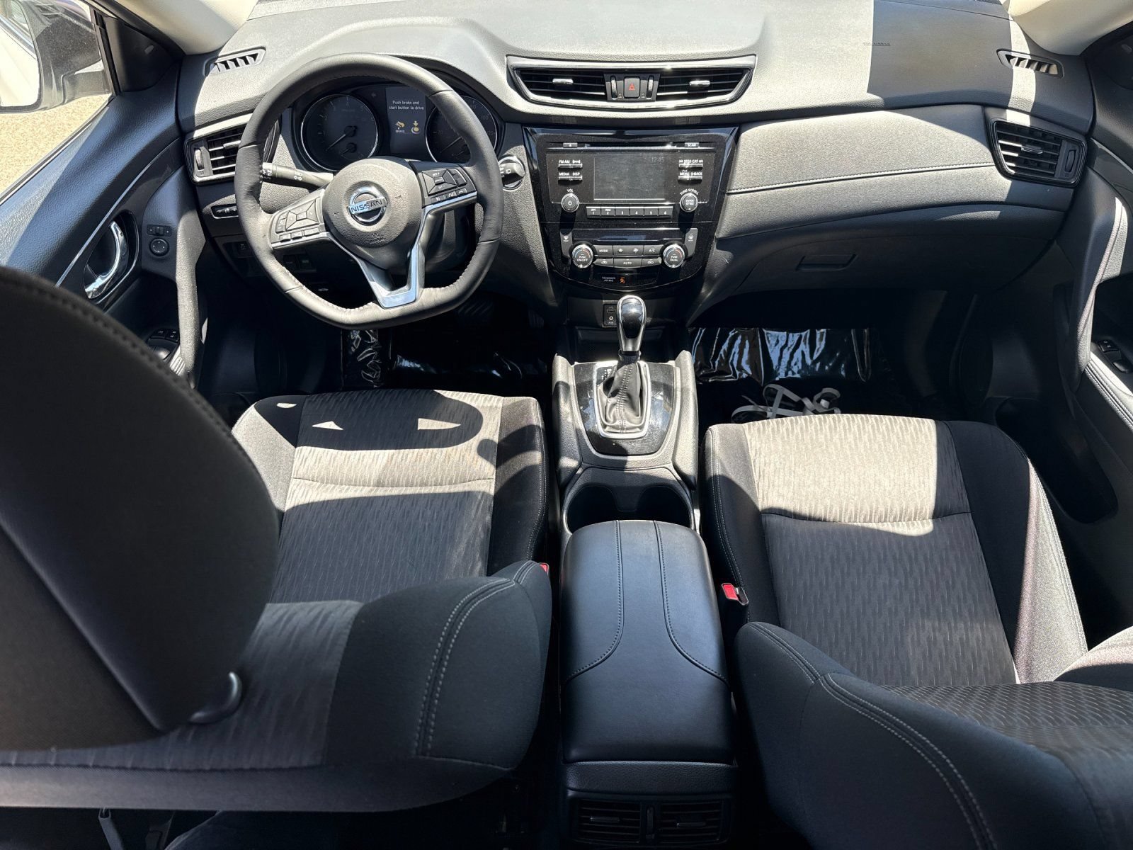 Used 2017 Nissan Rogue SV FWD image 12