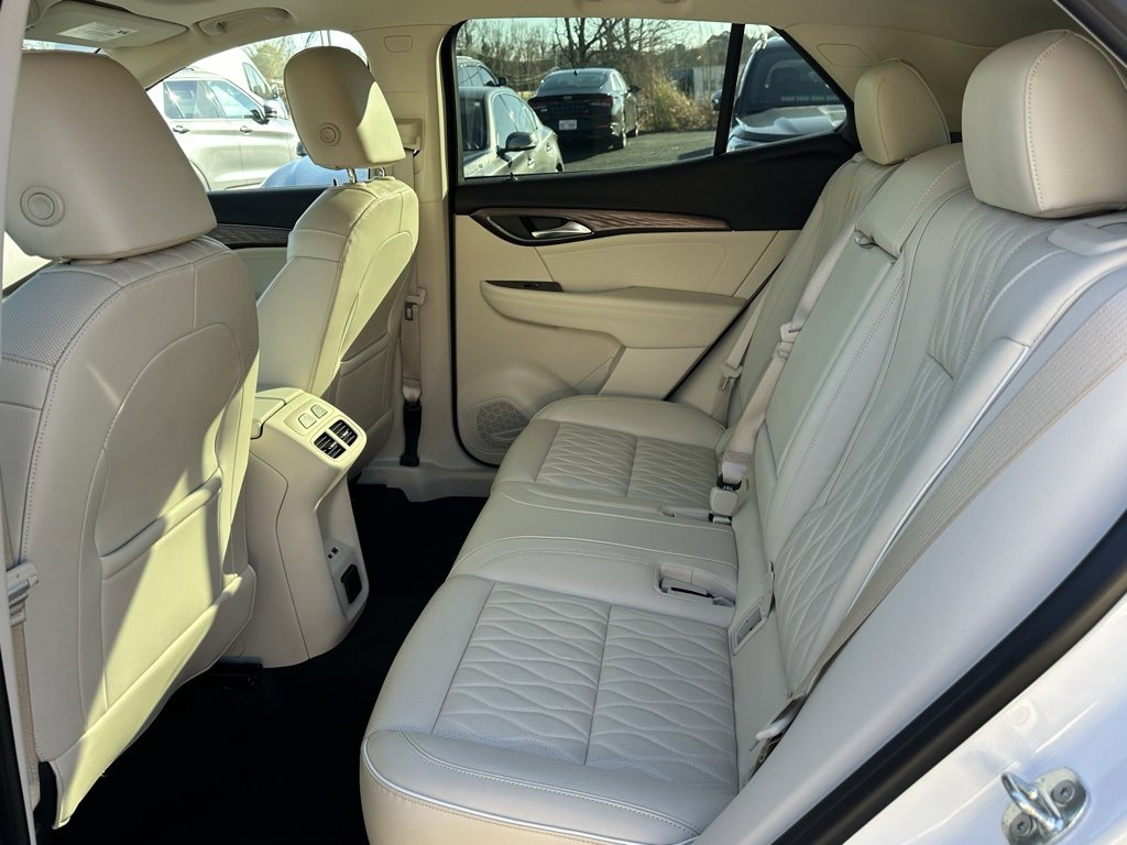 Used 2021 Buick Envision Avenir image 22