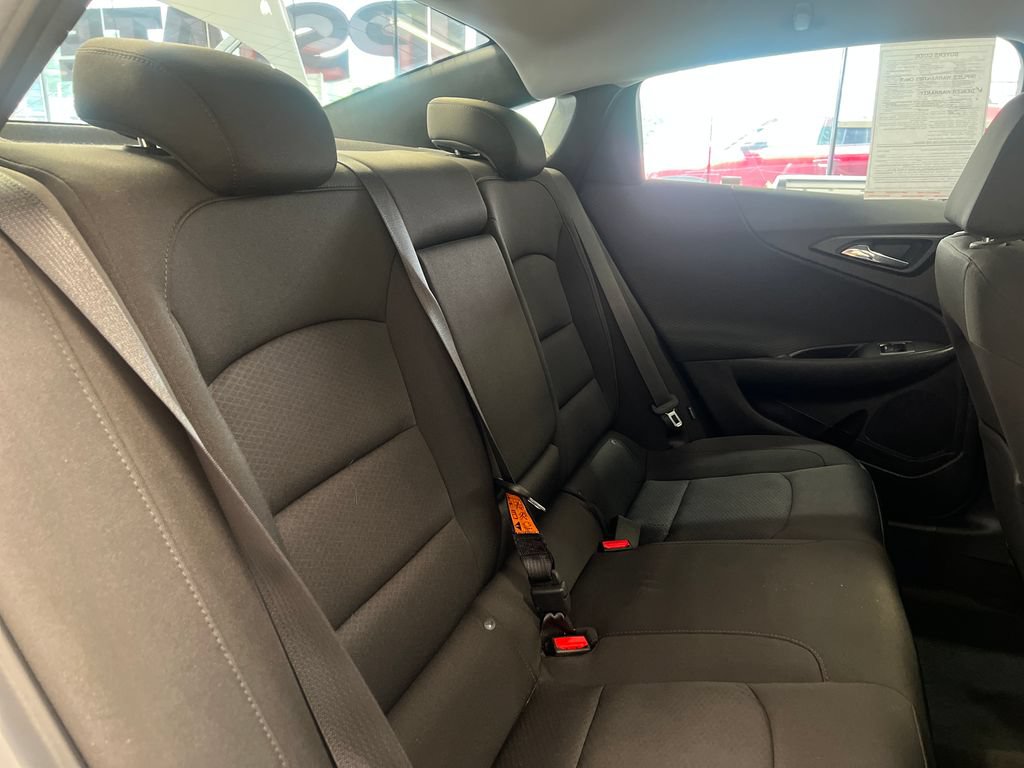 Used 2018 Chevrolet Malibu LT w/ Driver Confidence Package FWD image 42