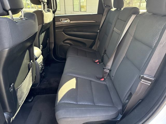 Used 2019 Jeep Grand Cherokee Laredo AWD/4WD image 13