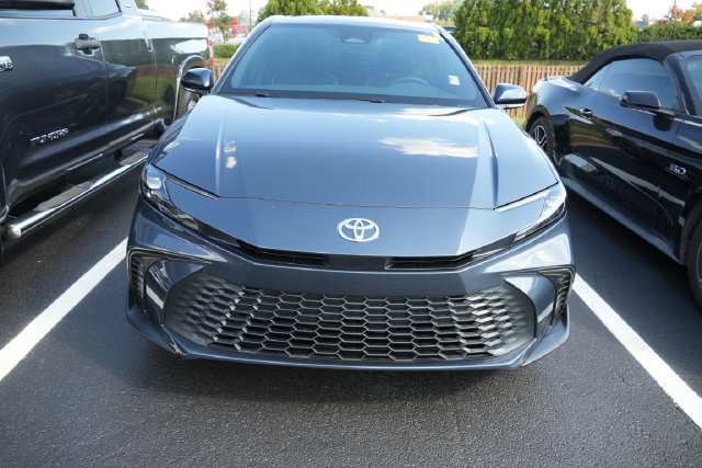 Used 2026 Toyota Camry SE w/ Convenience Package FWD image 5