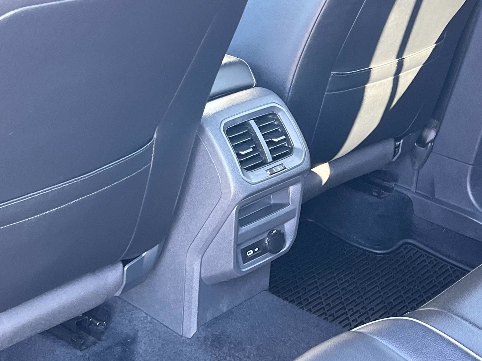 Used 2021 Volkswagen Tiguan SEL Premium R-Line image 25