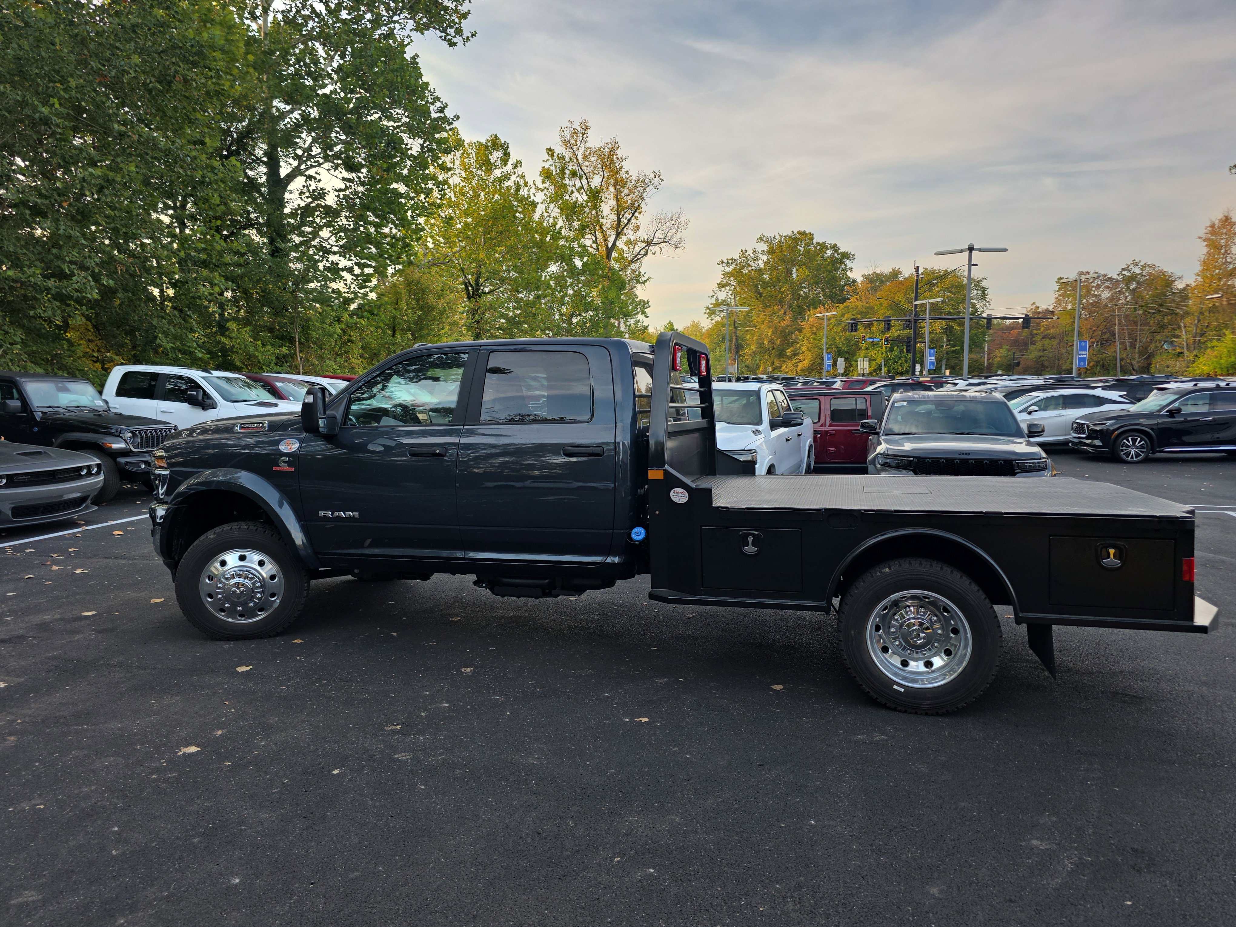 New 2026 RAM 5500 4x4 Crew Cab image 3