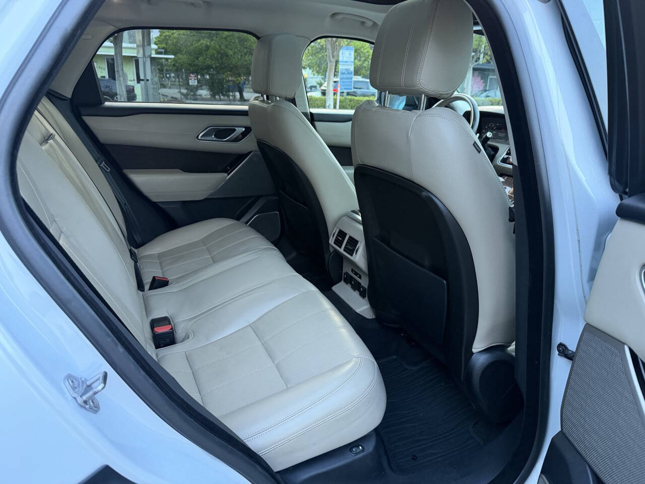 Used 2018 Land Rover Range Rover Velar R-Dynamic SE AWD/4WD image 24