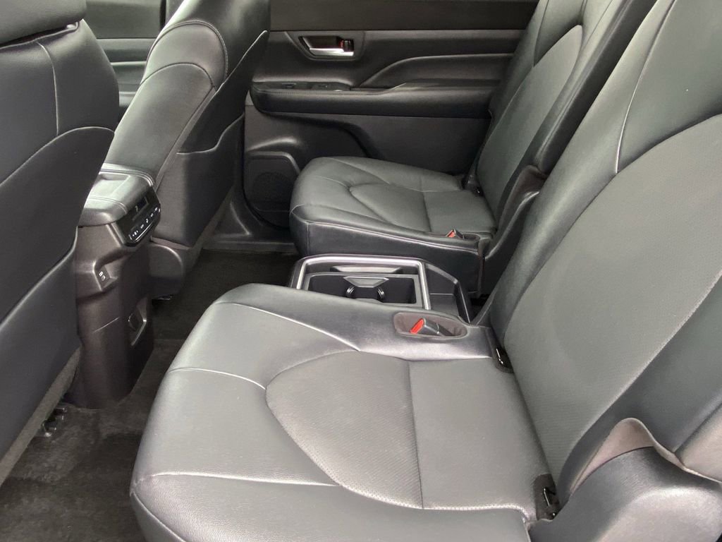 Certified 2025 Toyota Grand Highlander FWD image 21