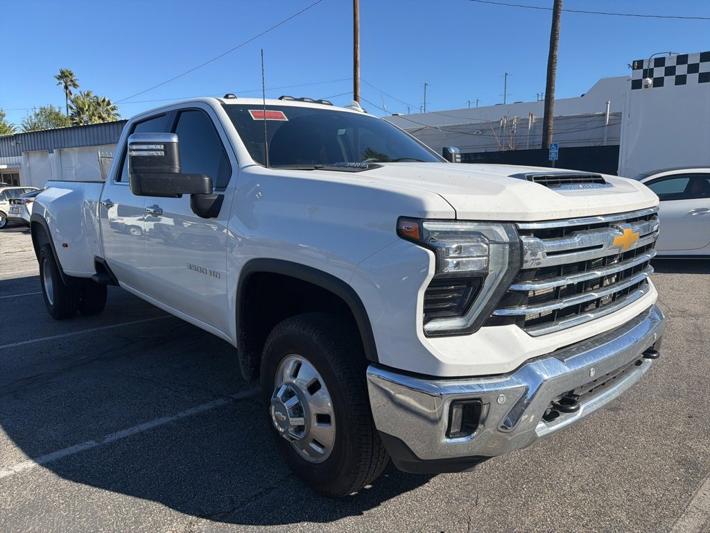 Used 2025 Chevrolet Silverado 3500 LTZ w/ LTZ Plus Package image 6