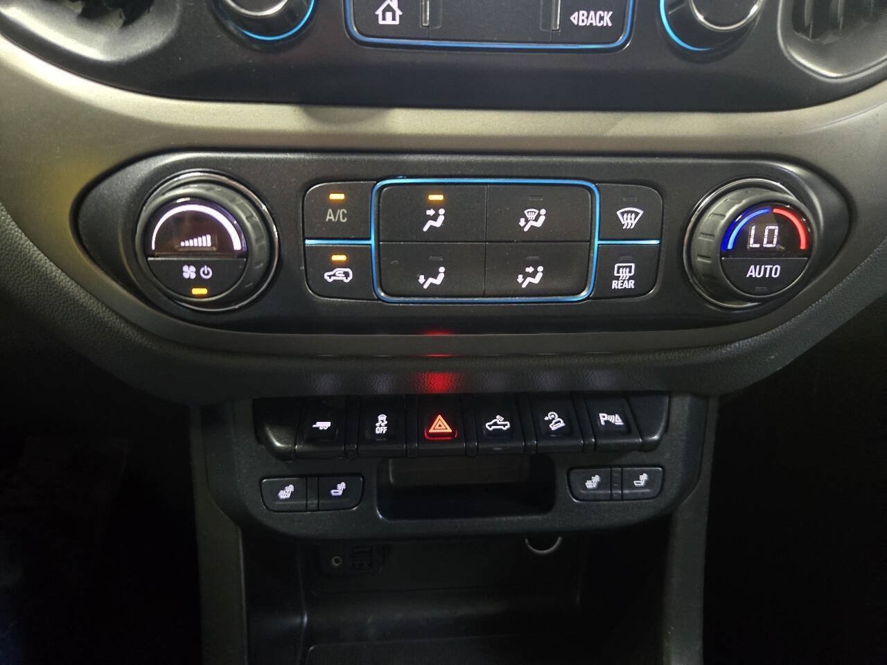 Used 2019 Chevrolet Colorado Z71 AWD/4WD image 19