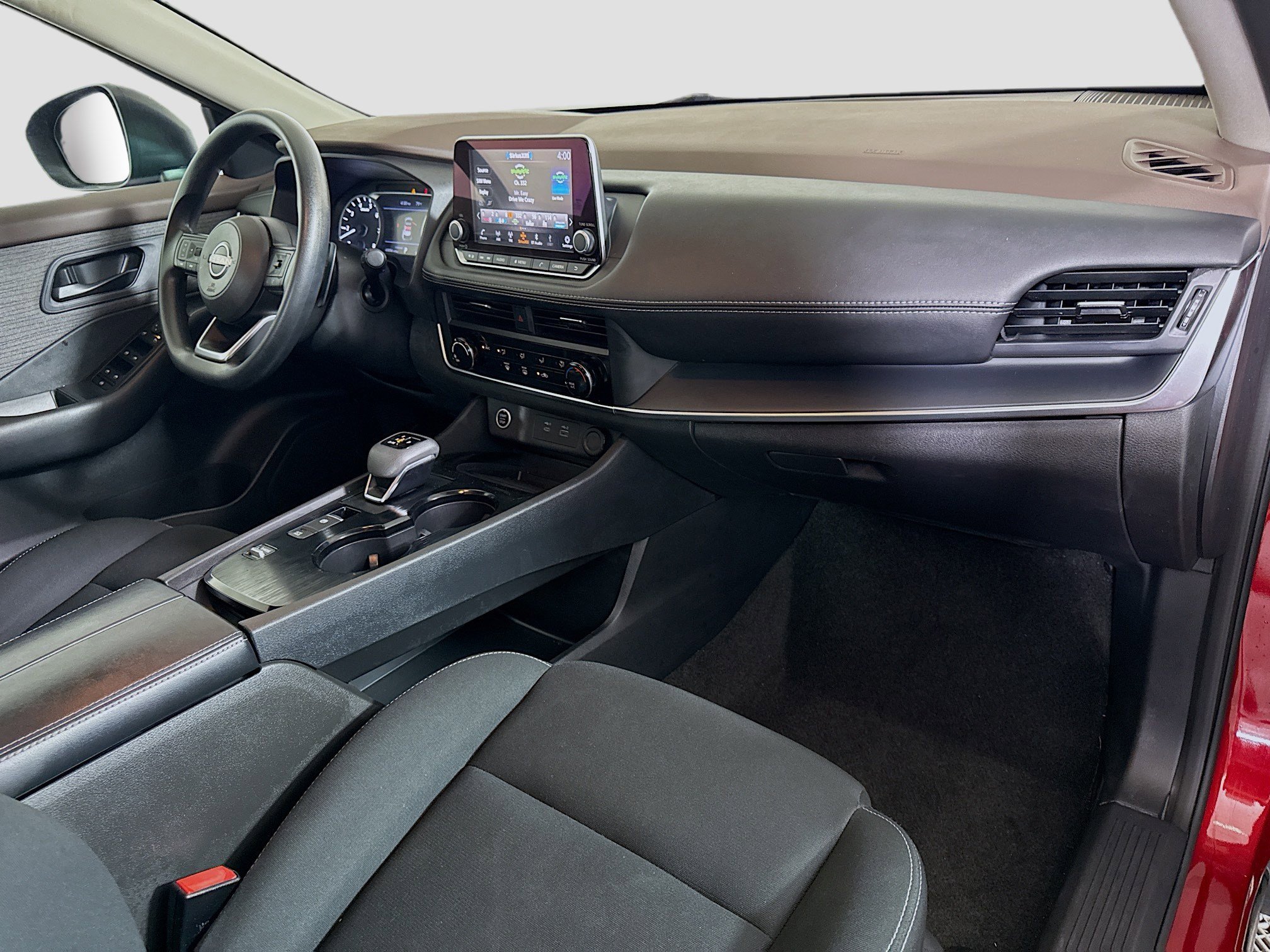 Used 2023 Nissan Rogue S image 30