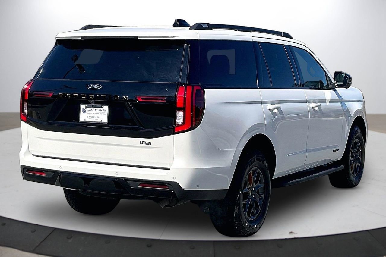 Used 2025 Ford Expedition Tremor image 9