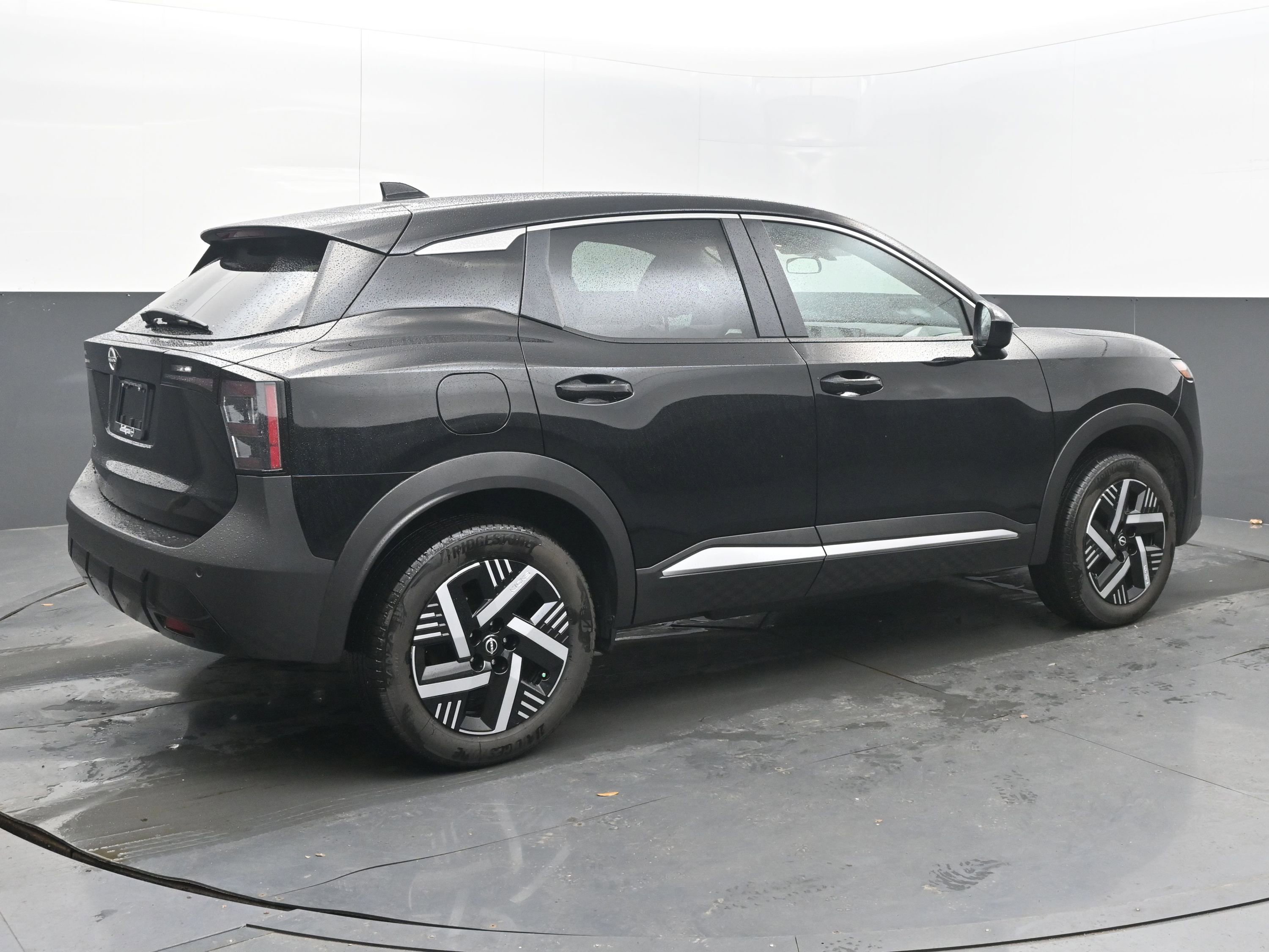 Certified 2025 Nissan Kicks SV image 7