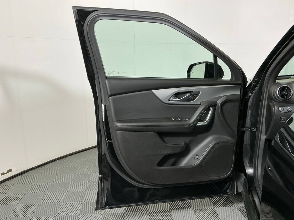 Used 2020 Chevrolet Blazer LT FWD image 18