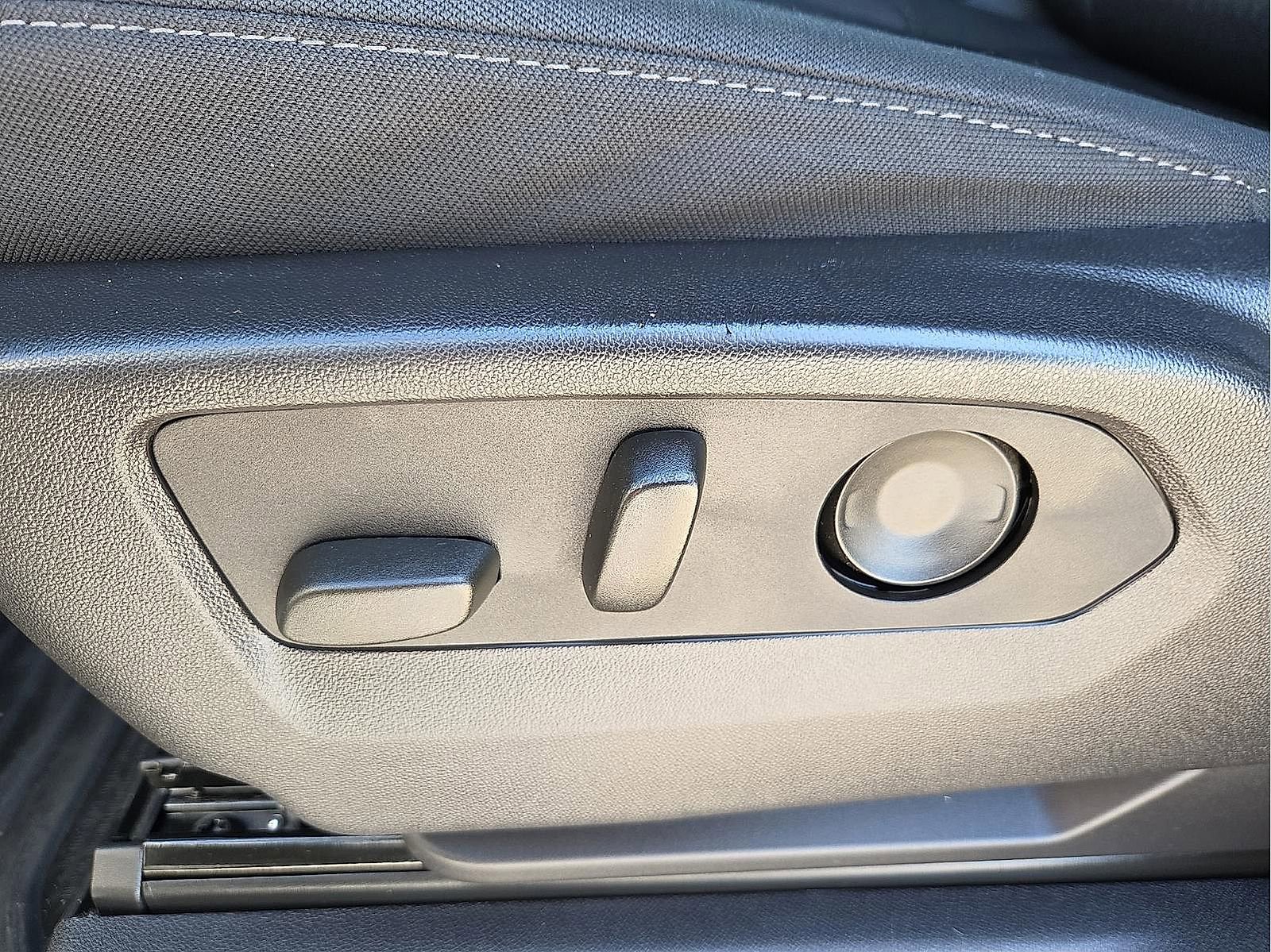 Used 2024 Chevrolet Silverado 1500 Custom image 15