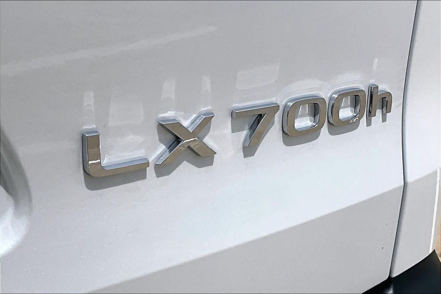 New 2026 Lexus LX 700h Luxury AWD/4WD image 15