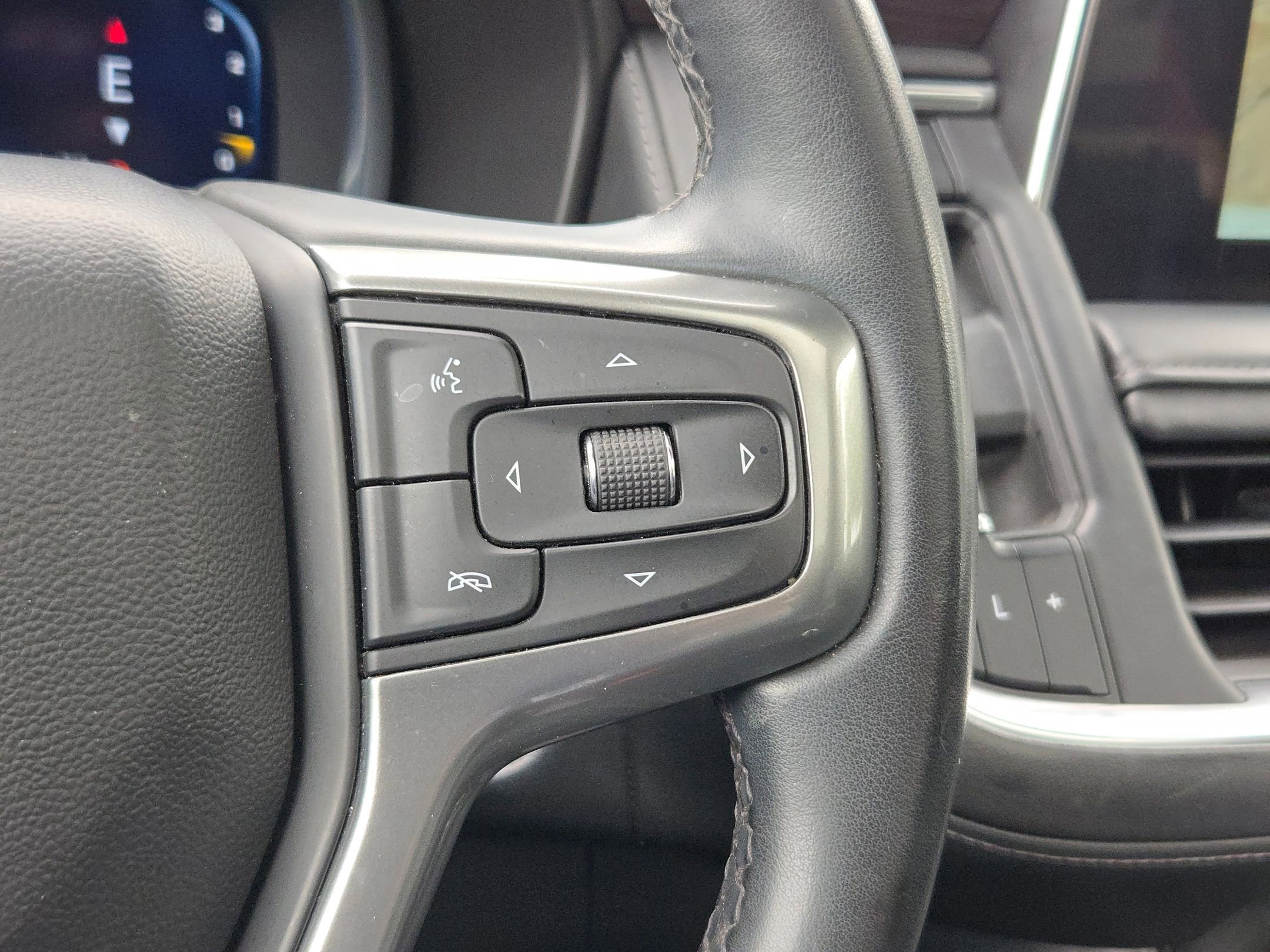 Used 2023 Chevrolet Suburban Z71 AWD/4WD image 22