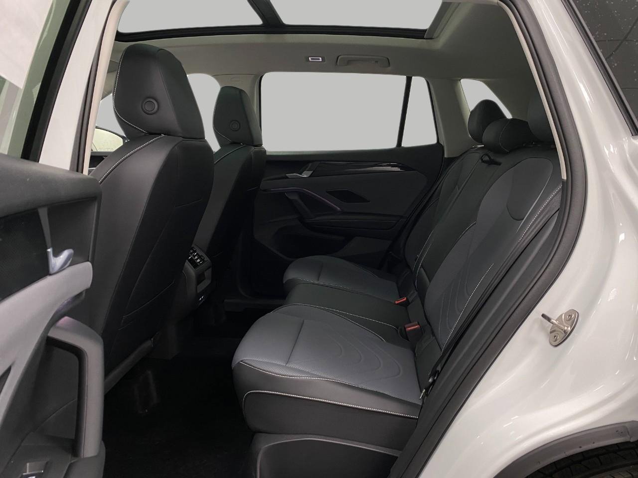 New 2026 Volkswagen Tiguan SE image 26