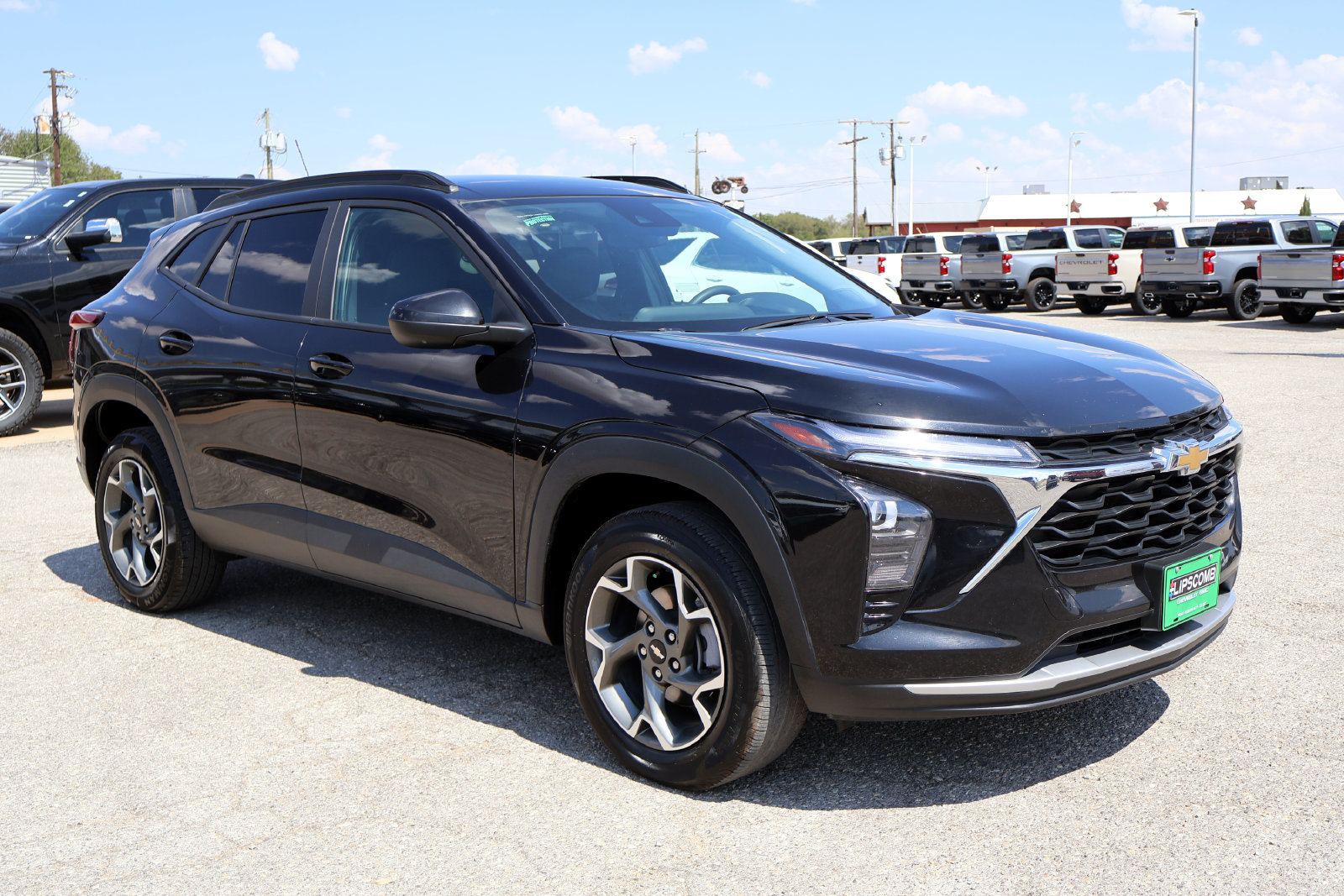 Used 2025 Chevrolet Trax LT FWD image 4