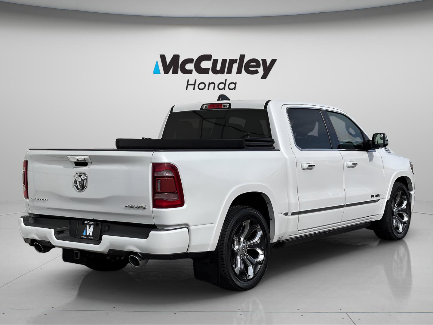 Used 2020 RAM 1500 Limited w/ Advanced Safety Group AWD/4WD image 3