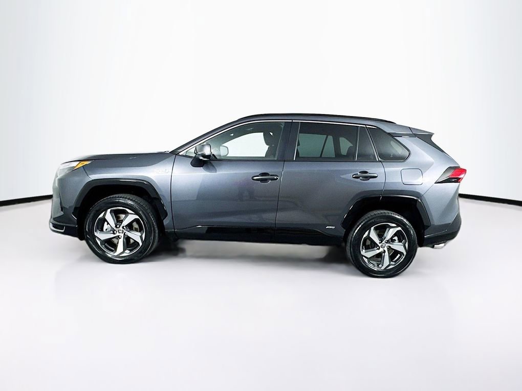Used 2024 Toyota RAV4 SE w/ Weather & Moonroof Package image 6