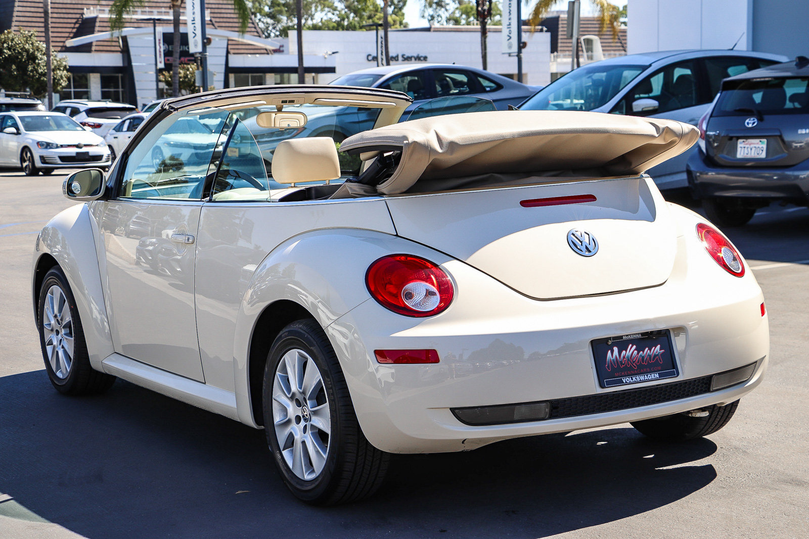 Used 2008 Volkswagen Beetle S FWD image 18