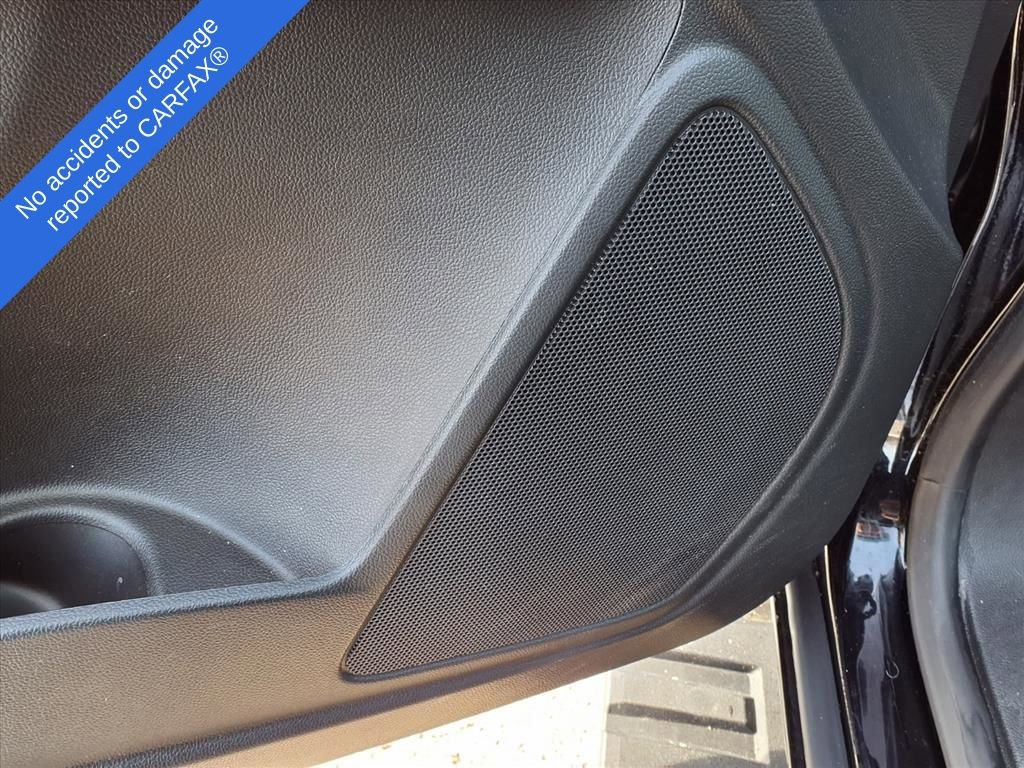 Used 2022 Chevrolet Colorado LT w/ Safety Package image 17