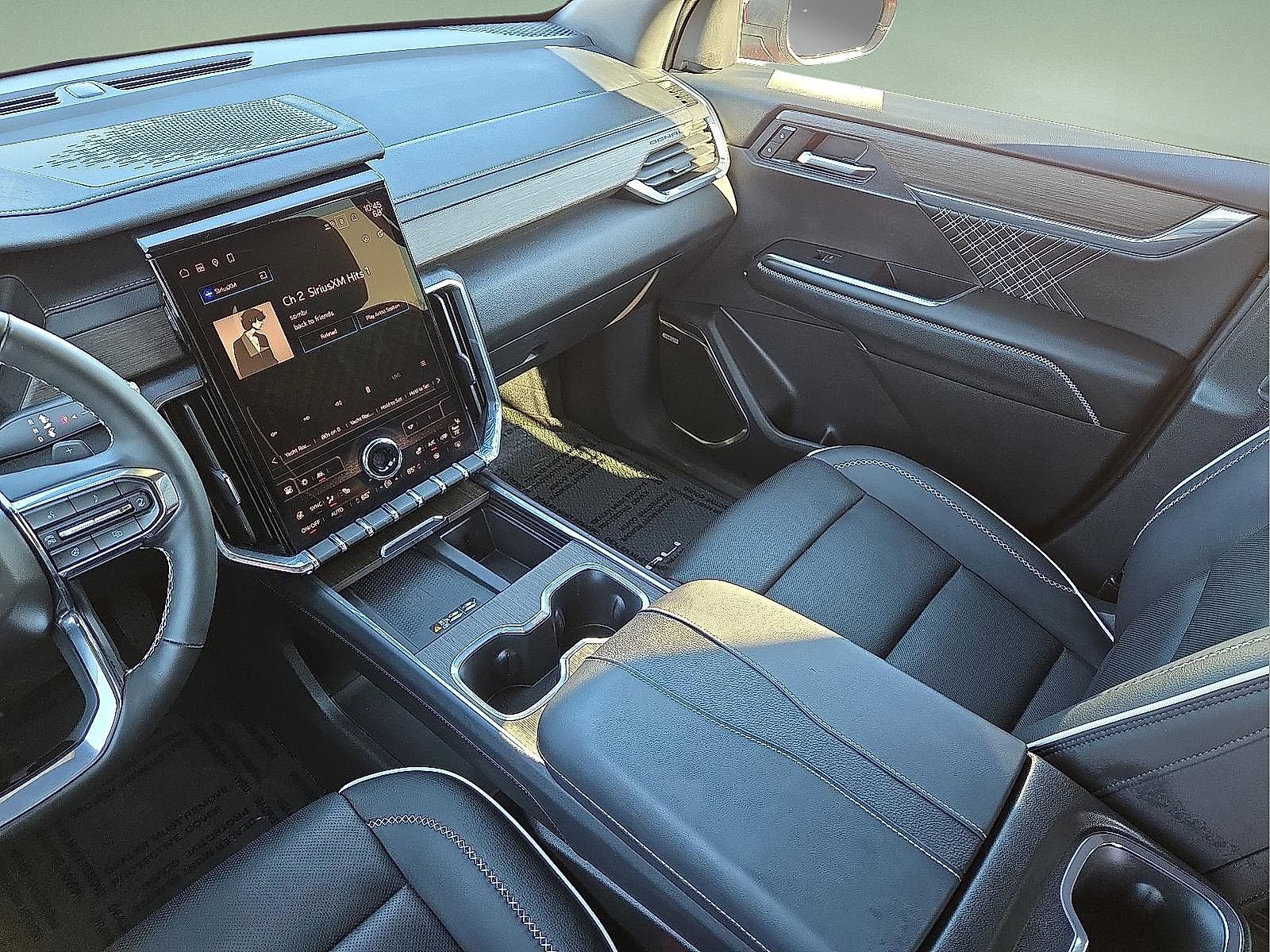Used 2025 GMC Acadia Denali image 11