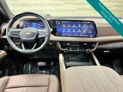 Used 2026 Chevrolet Suburban High Country AWD/4WD image 2