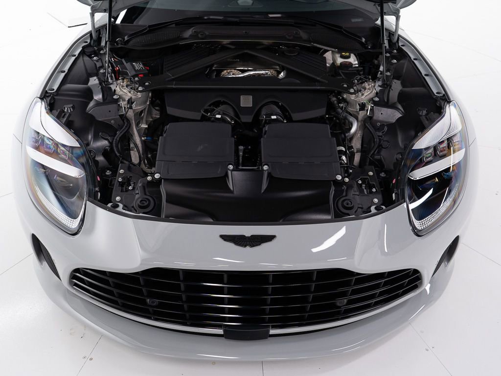 Used 2025 Aston Martin DB12 Coupe image 41