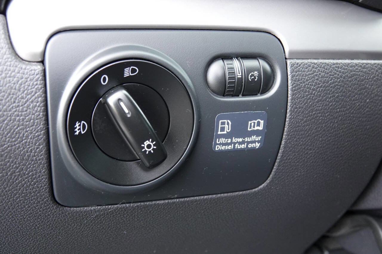 Used 2012 Volkswagen Golf TDI FWD image 68