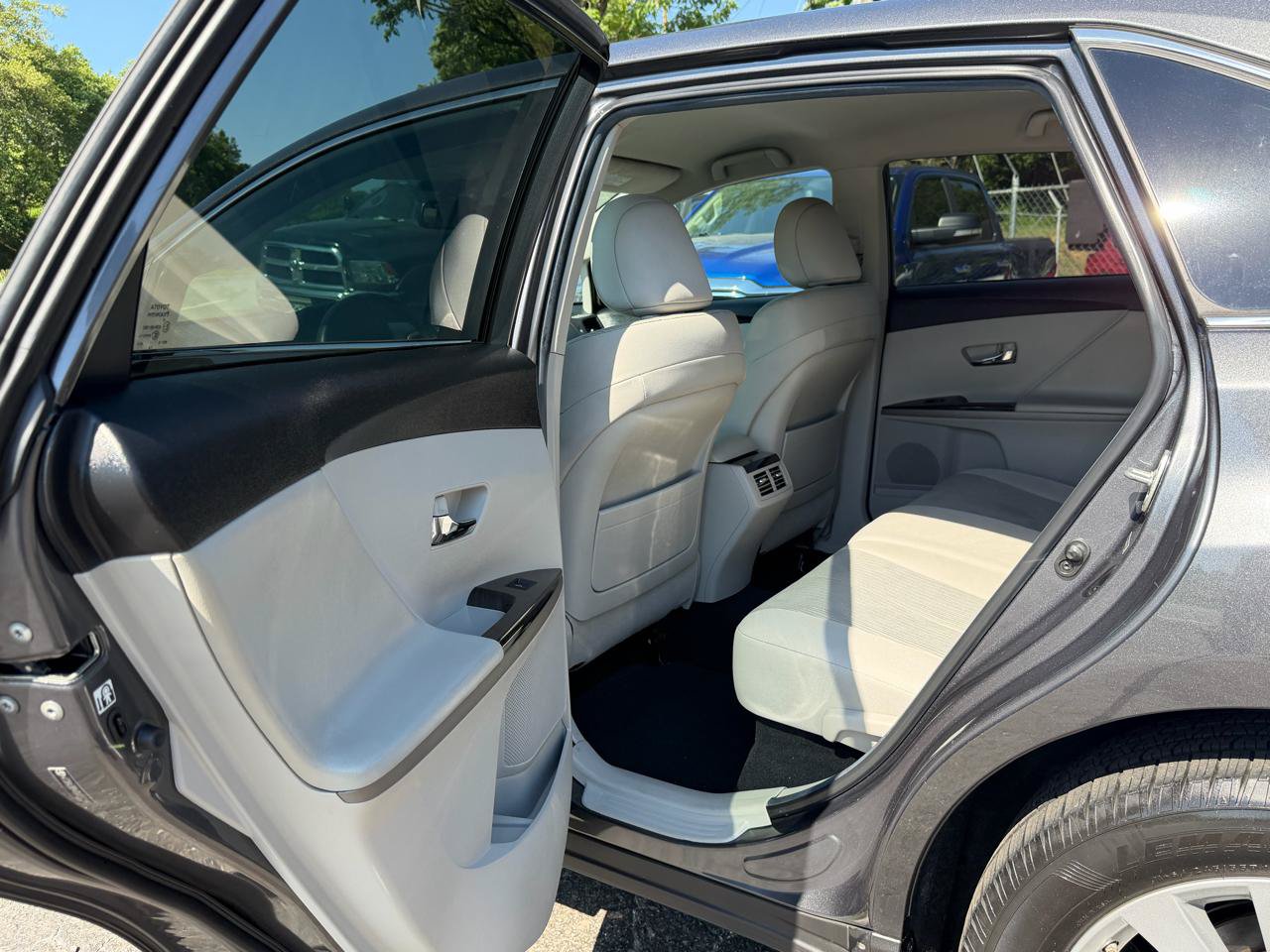 Used 2013 Toyota Venza LE AWD/4WD image 22