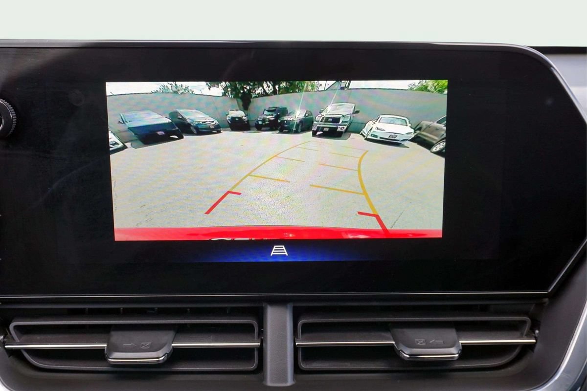 Used 2024 Chevrolet Trax ACTIV w/ Sunroof Package FWD image 27