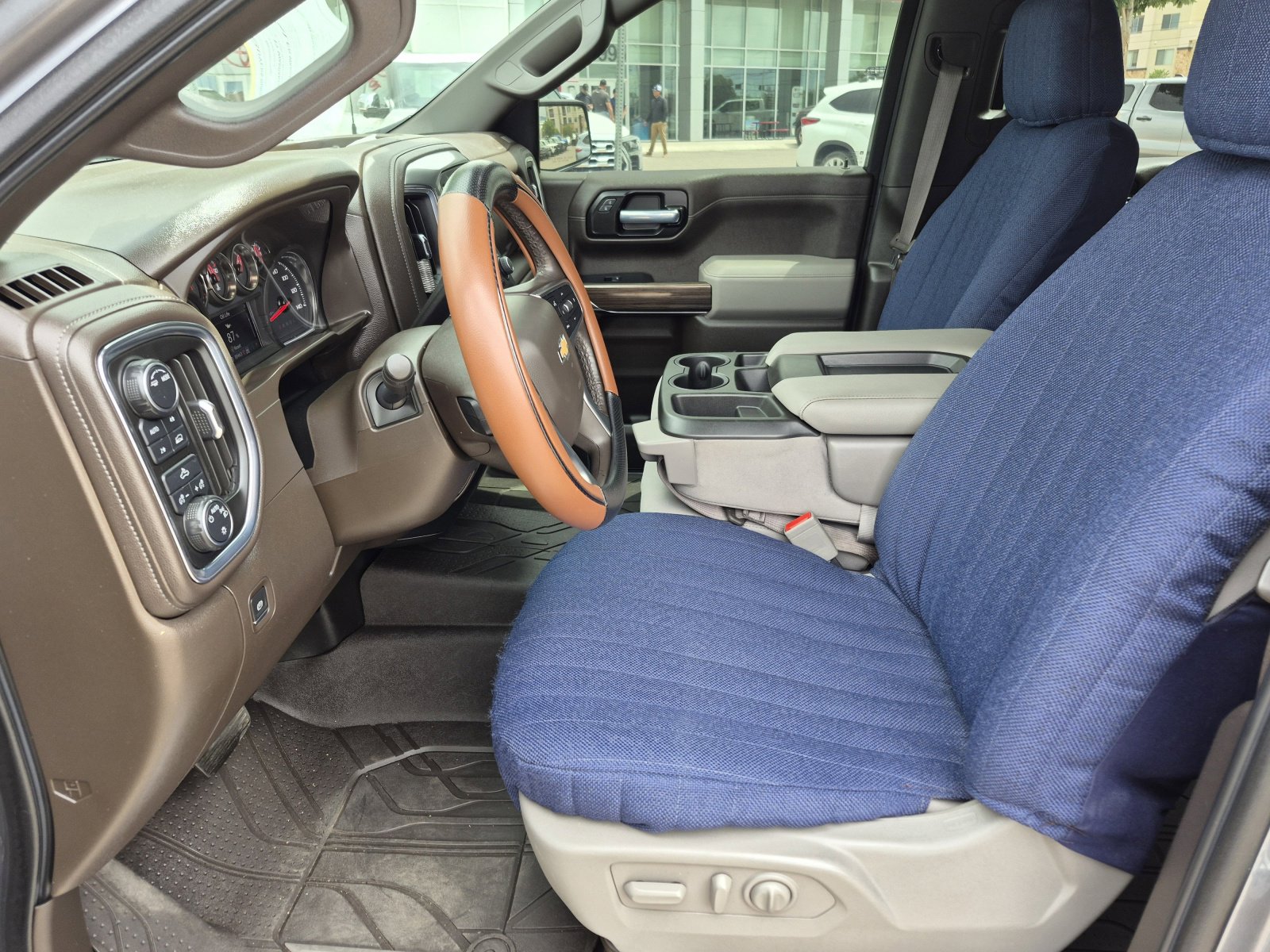 Used 2021 Chevrolet Silverado 1500 LT w/ Convenience Package II AWD/4WD image 16