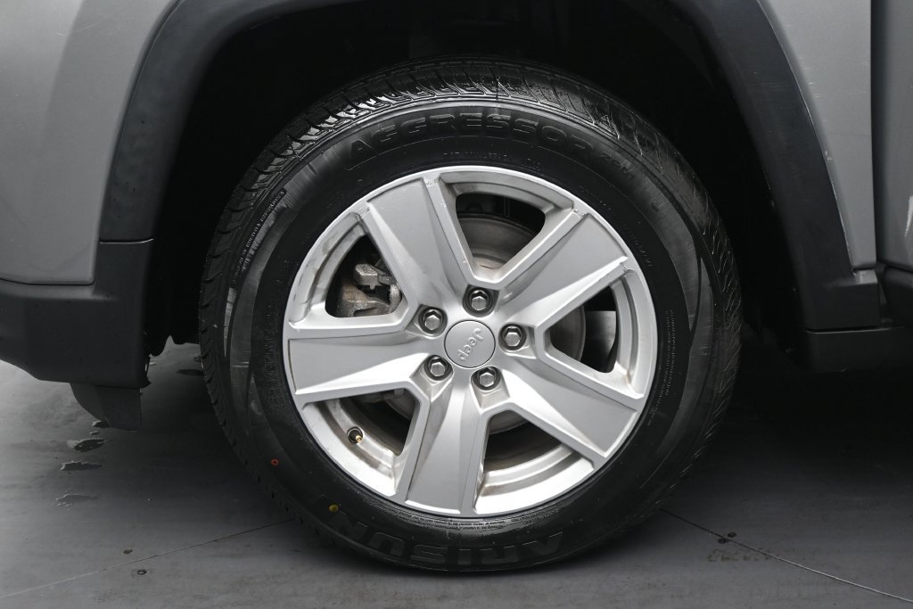 Used 2022 Jeep Compass Latitude w/ Convenience Group AWD/4WD image 12