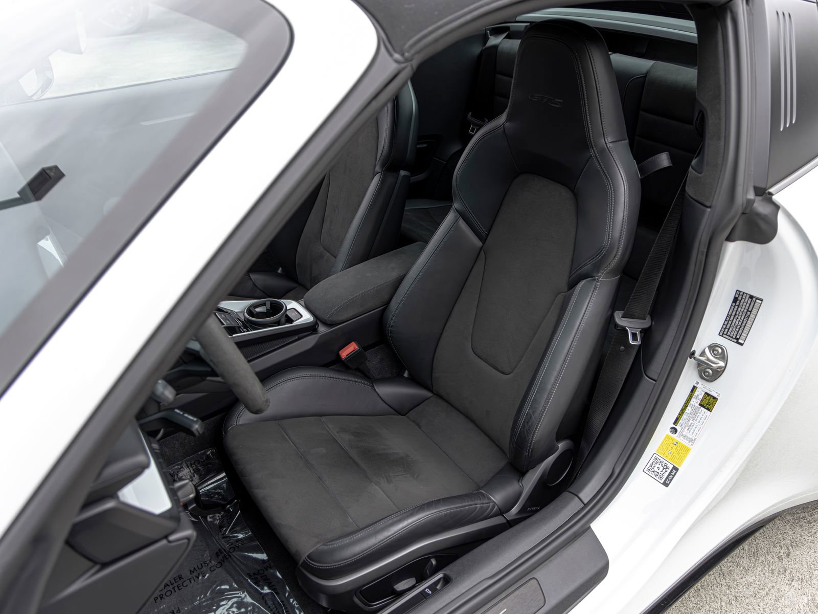 Certified 2022 Porsche 911 Targa 4 GTS AWD/4WD image 5