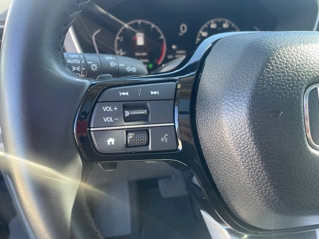 Used 2025 Honda Pilot Touring image 18
