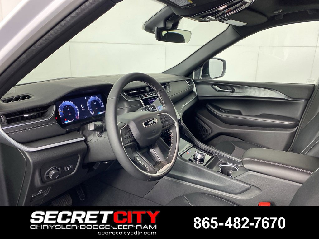 New 2026 Jeep Grand Cherokee Laredo X AWD/4WD image 13