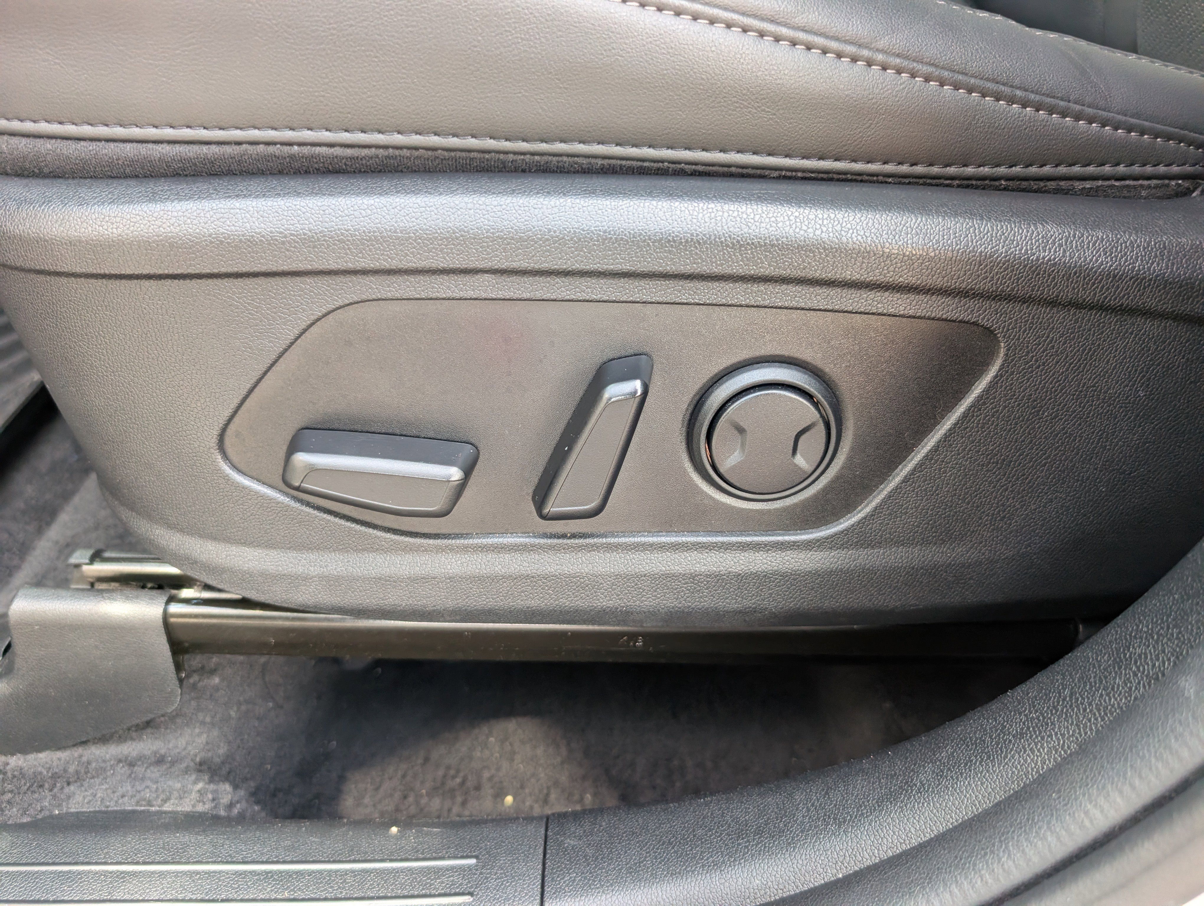 Used 2023 Kia Sorento SX FWD image 16