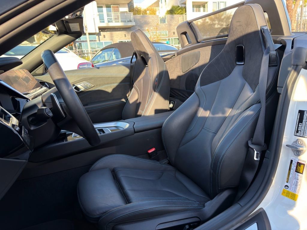 Used 2022 BMW Z4 M40i w/ Premium Package image 24