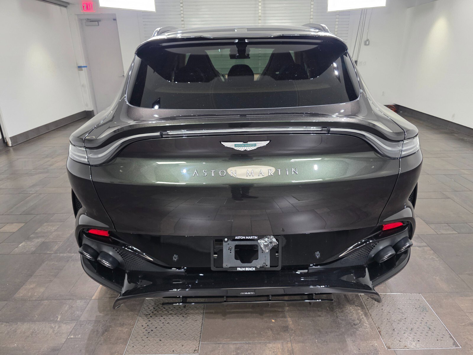Used 2026 Aston Martin DBX 707 image 23