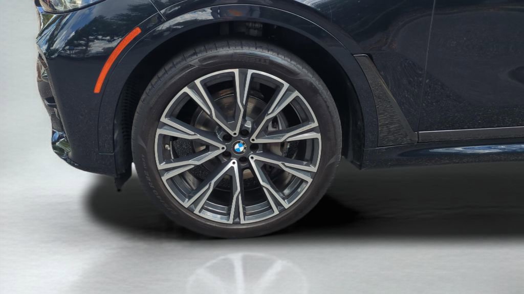Used 2021 BMW X7 xDrive40i w/ M Sport Package AWD/4WD image 10