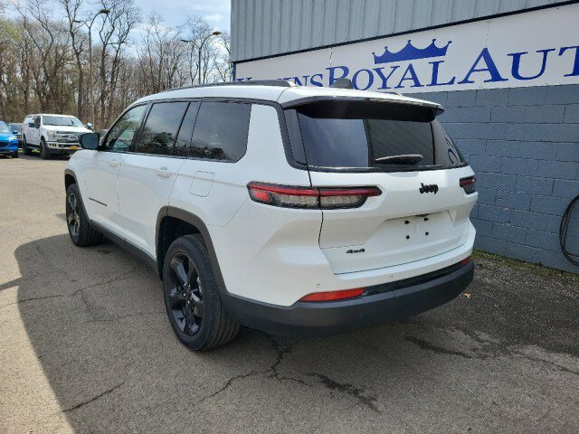 Used 2023 Jeep Grand Cherokee L Laredo AWD/4WD image 7